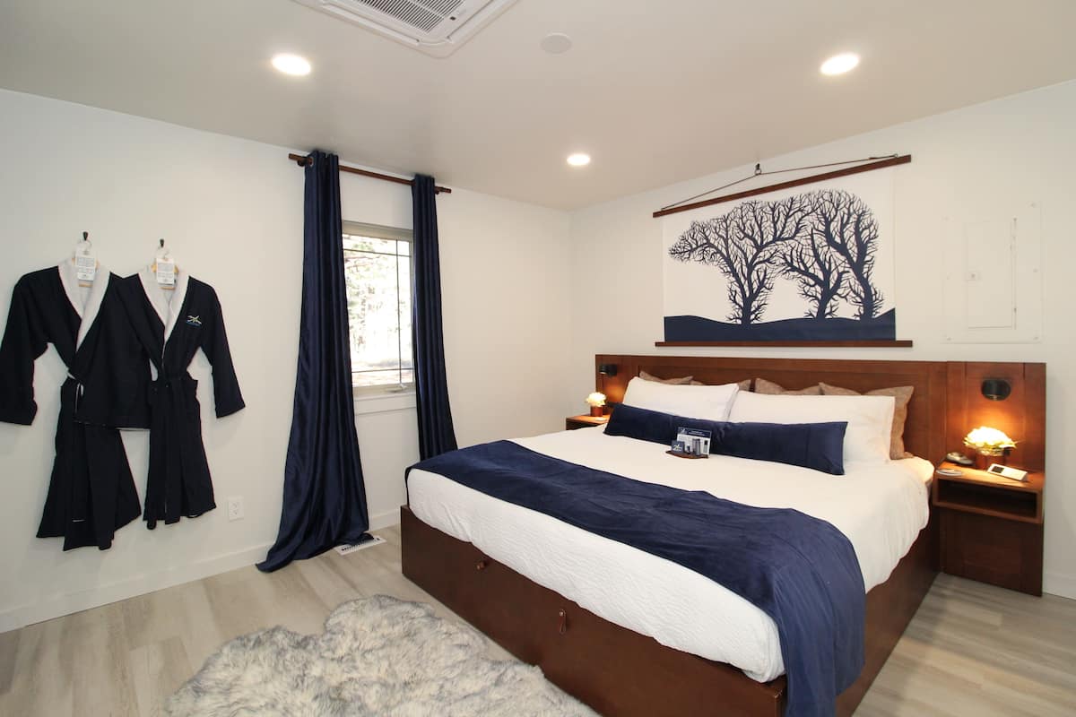 2 bedrooms, premium bedding, down comforters, Select Comfort beds