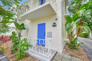 Villa | 2 bedrooms, Internet - Escape to This Luxury Wilton Manors Villa (Wilton Manors)