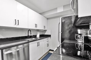 Villa | 2 bedrooms, Internet - Escape to This Luxury Wilton Manors Villa (Wilton Manors)