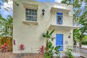 Exterior - Private 2-bedroom Wilton Villas (Wilton Manors)
