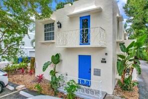 2 bedrooms, Internet - Luxury 2-bedroom Villa in Wilton Manors (Wilton Manors)