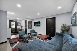 2 bedrooms, Internet - Luxury 2-bedroom Villa in Wilton Manors (Wilton Manors)