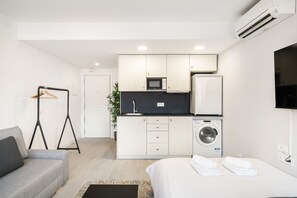 Bügeleisen/Bügelbrett, kostenloses WLAN, Bettwäsche