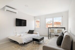 1 chambre, fer et planche à repasser, Wi-Fi gratuit, draps fournis