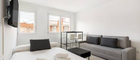 Fer et planche à repasser, Wi-Fi gratuit, draps fournis