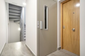 Interior - apartamento reformado en madrid rio de alquiler temporal (Madrid)