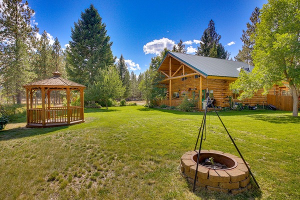 Libby Vacation Rental | 4BR | 2BA | 2,000 Sq Ft | 1 Step to Enter