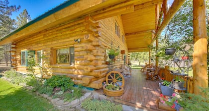 Libby Home w/ Mountain Views: Gazebo & Fire Pit!