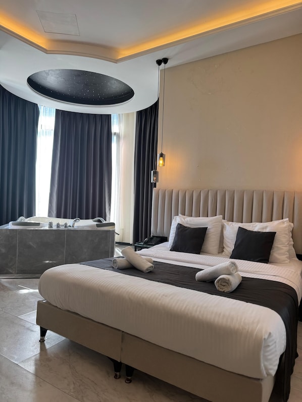 Premium bedding, desk, laptop workspace, free WiFi - D Twins Airport Hotel (Arnavutköy)