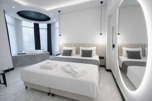 Honeymoon Room, Bathtub - D Twins Airport Hotel (Arnavutköy)