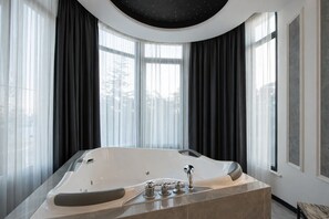 Premium bedding, minibar, desk, laptop workspace - D Twins Airport Hotel (Arnavutköy)