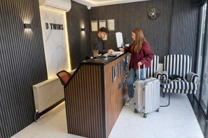 Reception - D Twins Airport Hotel (Arnavutköy)