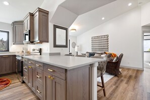 Private kitchen - Cozy Apartment about a mile from Big Cottonwood Canyon (Cottonwood Heights)