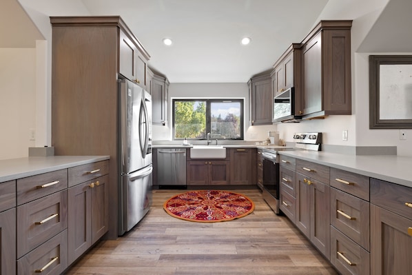 Private kitchen - Cozy Apartment about a mile from Big Cottonwood Canyon (Cottonwood Heights)