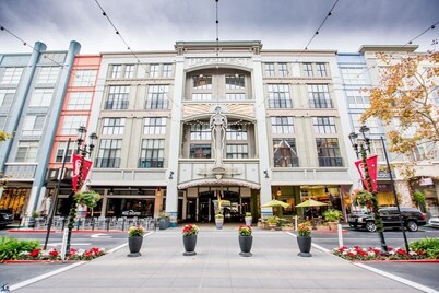 Santana Row Properties #6 - Silicon Valley Getaway