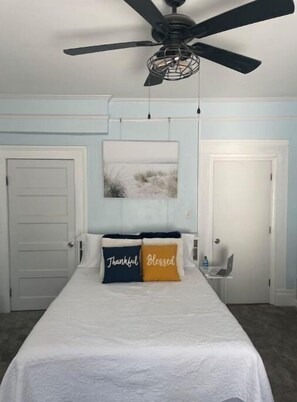 1 غرفة نوم ومكواة/لوح كي وواي فاي وملاءات أسرّة