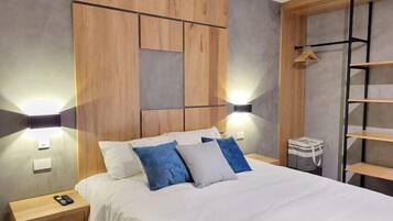 2 Schlafzimmer, Zimmersafe, Schreibtisch, BĂŒgeleisen/BĂŒgelbrett