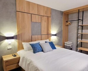 2 Schlafzimmer, Zimmersafe, Schreibtisch, Bügeleisen/Bügelbrett