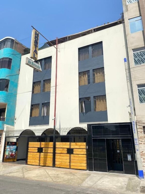 واجهة المنشأة