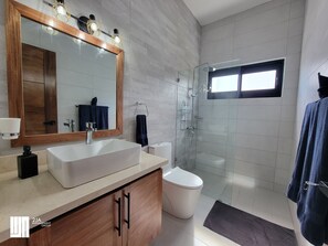 Family Villa, 3 Bedrooms | Bathroom | Hair dryer
