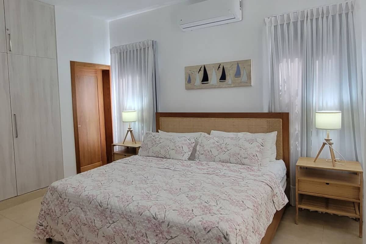 Vila Desain | 3 kamar tidur, brankas, setrika/meja setrika, dan Wi-Fi gratis