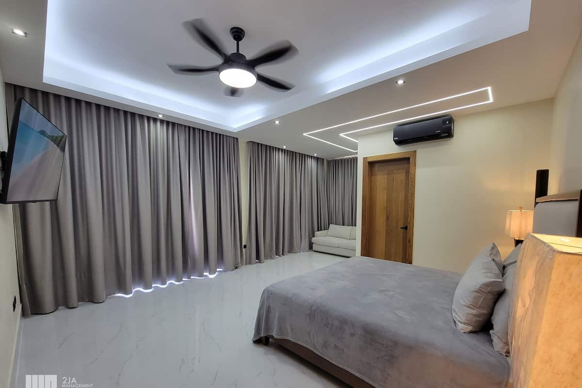 Vila Premium | 3 kamar tidur, brankas, setrika/meja setrika, dan Wi-Fi gratis