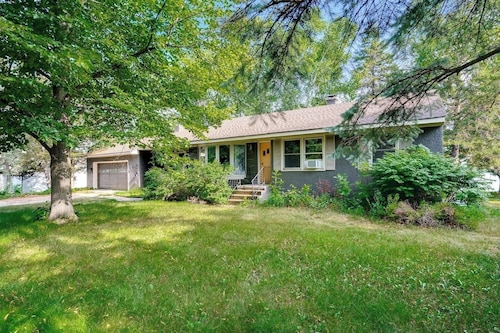 Midcentury Lake Home!