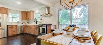 Midcentury Lake Home!