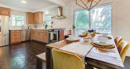 Midcentury Lake Home!