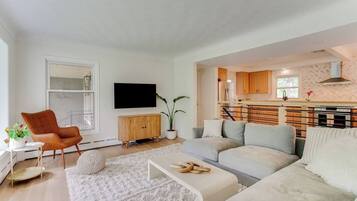 智能電視、乒乓球設施