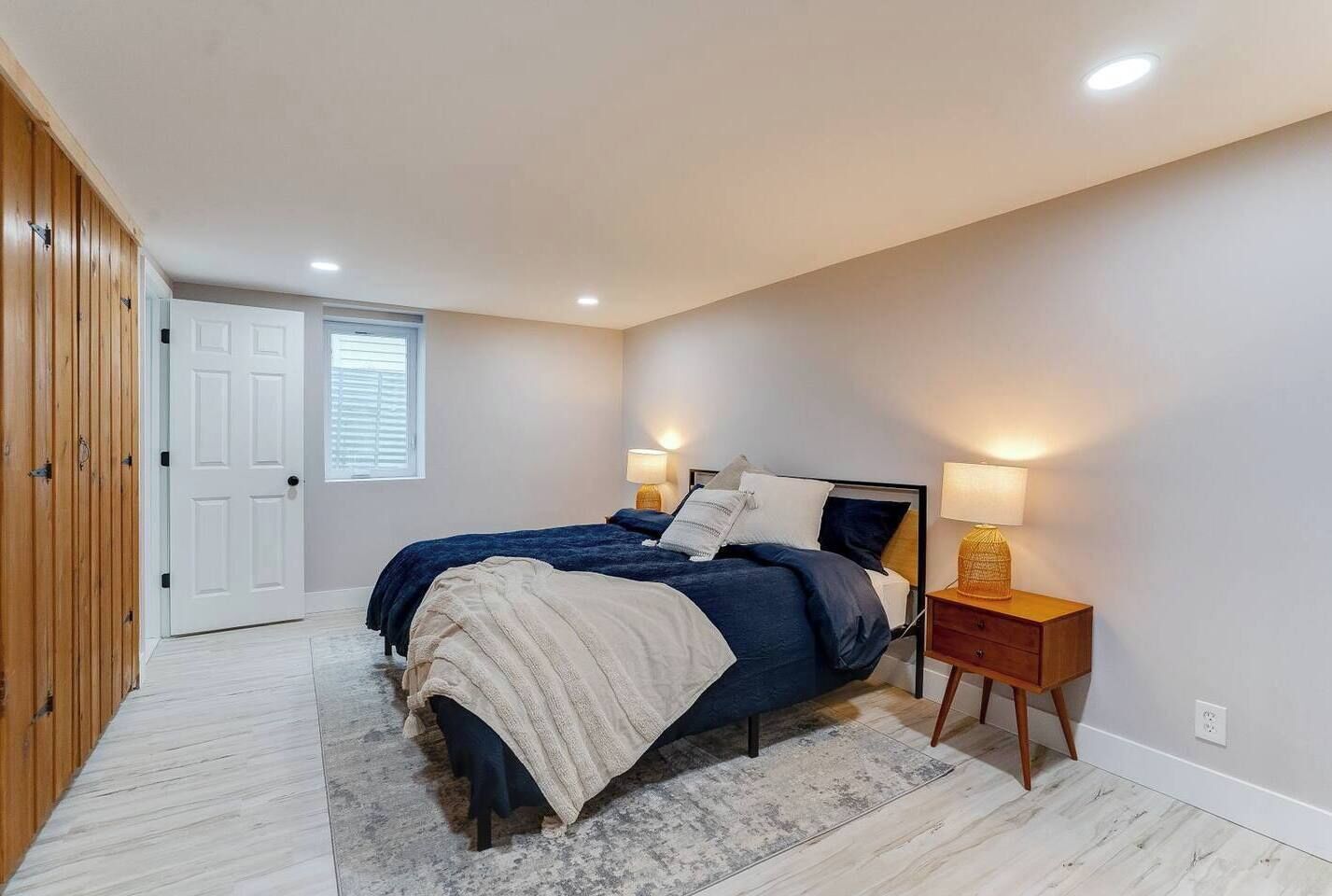 4 bedrooms, desk, travel cot, WiFi