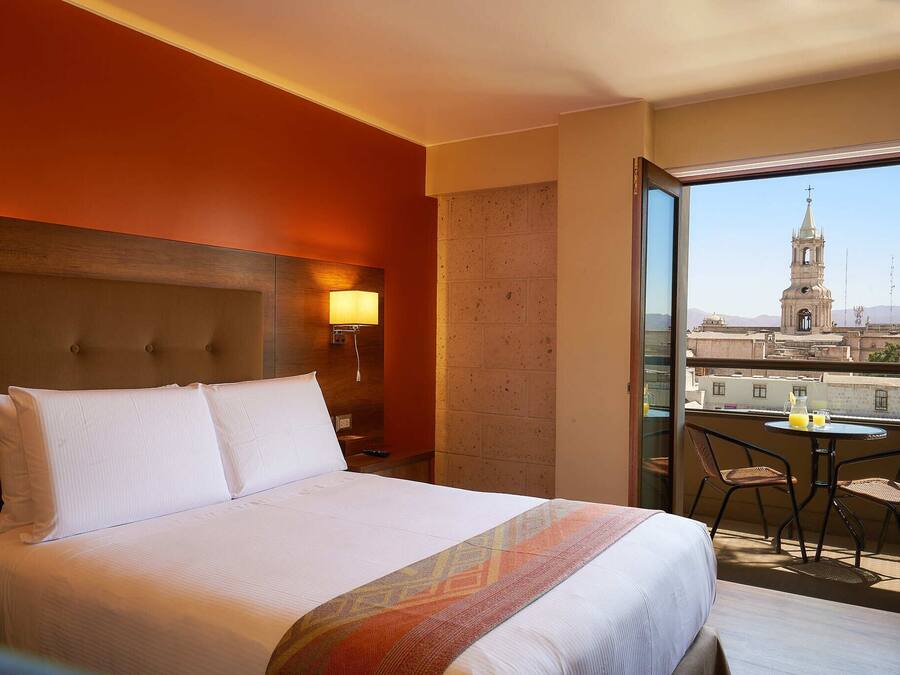 Deluxe Room, 1 Double Bed, Balcony, City View | Premium bedding, down comforters, pillowtop beds, minibar