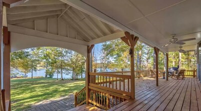 5 Bdrm, Amazing Sunsets, deck, flat yard, dock, fish, beach, kayaks...
