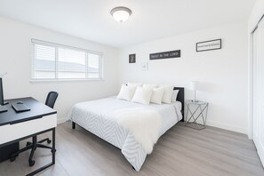 2 soverom, strykejern/-brett, internettilgang og sengetøy