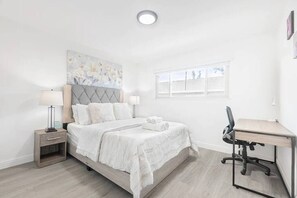 2 bedrooms, iron/ironing board, Internet, bed sheets