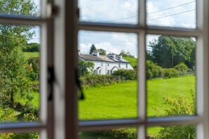 Interior - Damson Cottage - Cosy Cottage, 5-minutes walk from village Pub (Crook)
