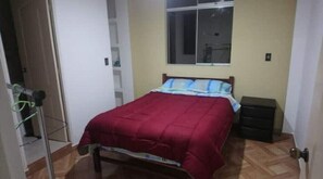 2 bedrooms, iron/ironing board, WiFi, bed sheets - Centrally located, comfortable, secure, discreet apartment. 5
 (Trujillo)