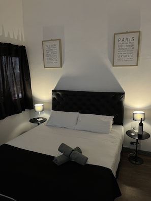 Habitación doble ejecutiva, 1 cama King size | Camas con efecto memoria, cortinas blackout, wifi gratis y ropa de cama 