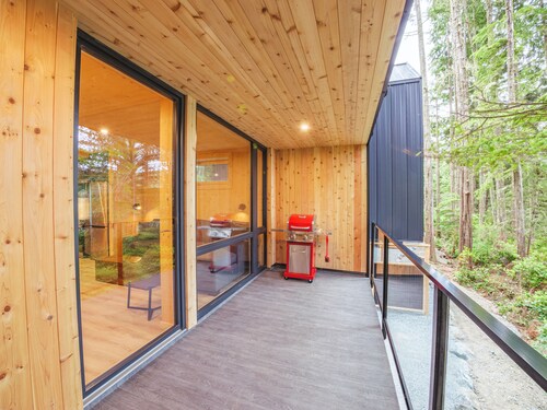 The Cabins - 2 Bedroom - Signature Ocean Front