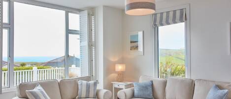 Smart TV, fireplace, DVD player