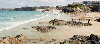 A superb holiday home for a large family or group of friends, ideally located in vibrant Newquay.