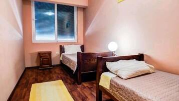 Comfort Apartment | 2 bedrooms, premium bedding, memory foam beds, desk
