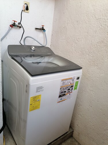 BONITA CASA PARA 12 PERSONAS CON MASCOTAS A 10 MINUTOS DEL CENTRO DE CUERNAVACA.