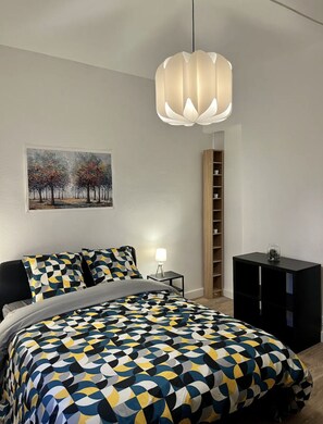 2 chambres, fer et planche à repasser, Wi-Fi gratuit, draps fournis