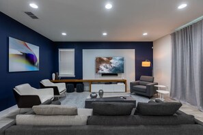 TV, video games, ping pong - Amazing 5br House w/ Pool & Perfect Location! (Kissimmee)
