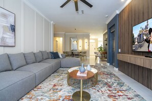 TV, video games - Amazing 4BR house w/ pool and perfect location (Kissimmee)