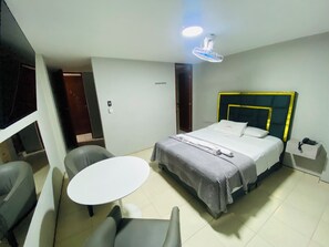 Premium-Zimmer | Hochwertige Bettwaren, Daunenbettdecken, kostenloses WLAN, Bettwäsche