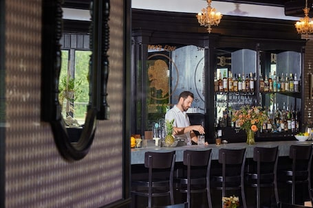 Restaurante. River's Edge