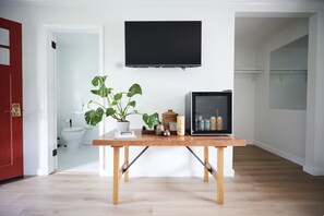 Standard Double Room | Iron/ironing board, free WiFi, bed sheets - River's Edge (Barryville)