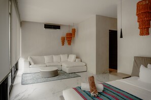 Elite Villa | 3 bedrooms, minibar, in-room safe, individually decorated